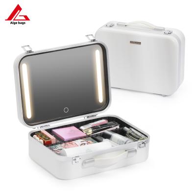 China Fashion Professional Make Up Box With Legless Mirror LED 6 Lights Beauty Box for sale