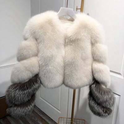 China New Autumn Winter China Silver Fox Fur Coats Fashionable Women Heat Shorts High Quality Sustainable Fur Coats Anti-wrinkle for sale