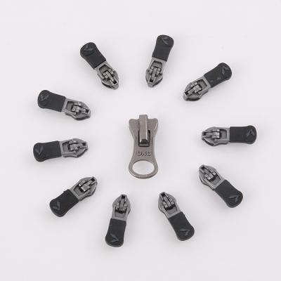 China Nickel Free Black Metal Custom Logo Design Zipper Puller Zipper Slider / Zipper Head for sale