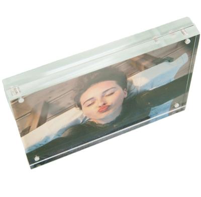 China Modern 4x6 Inches Frameless Acrylic Desktop Picture Frames Photo Frames With Magnetic Double Sided Transparent for sale