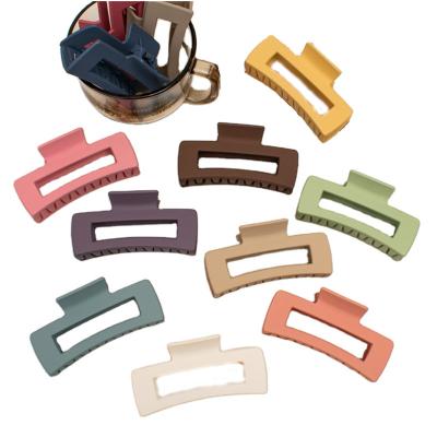 China Fashionable Solid Color Hair Claw Plastic Large Size Hair Clip For Women Hair Accessories For Girls Claw Clip for sale