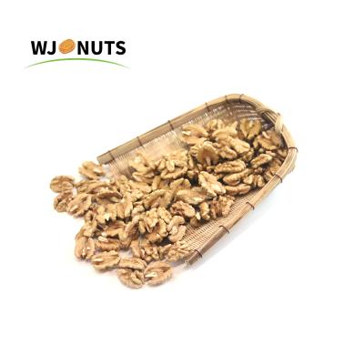 China 100% Natural Dry Chinese Walnut Xinjiang Kernel Light Amber Walnut for sale