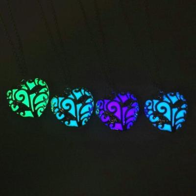 China DB026 Huilin Trendy Heart of Forest Glowing Necklace Locket Glowing Heart Pendant Jewelry for sale