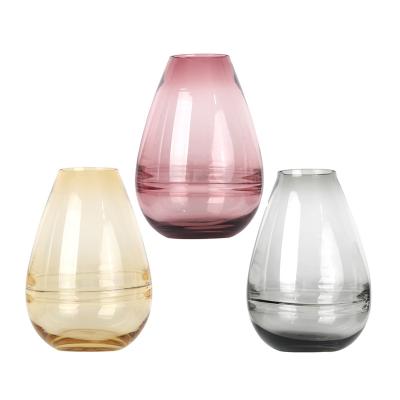 China Amazon Central Institute of Statistics Vase Leaf Minimalist Nordic Creative Nordic Tabletop Medium Glass Model with Gold Lined Home Decorative Flower Glass Crystal Vase for sale