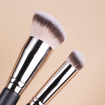 China Angular Blush Basic Single Round Head Facial Cosmetic Brush Angled Makeup Brush for sale