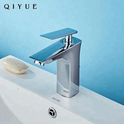 China Wholesale Faucets Bathroom Accessories Good Quality Electric Basin Faucet, Chrome Finished Faucet Zinc Alloy Faucets for sale