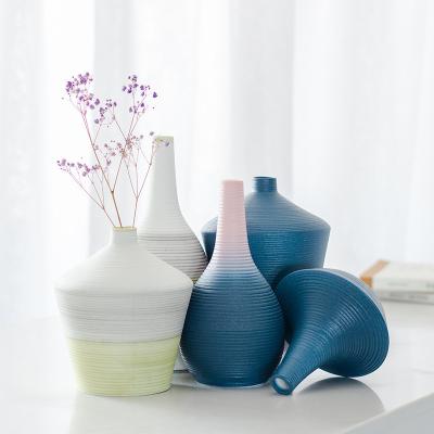 China Modern handmade luxury flower vase for ceramic home decor nordic modern vase and porcelain vase for sale