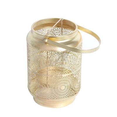 China Arts and Crafts Hanging Iron Around Glitter Plated Wedding Votive Lantern Candle Holder for sale