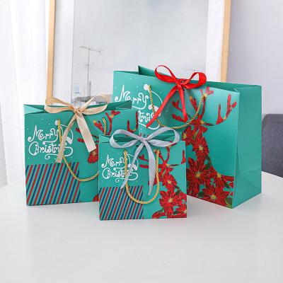 China Recyclable Custom  Holiday Gift Bag  Portable Christmas Paper Kraft  Shopping Bags for sale