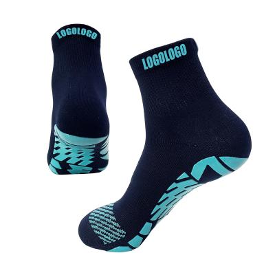 China 037 Custom Logo Anti-Bacterial Grip Socks Yoga Socks Trampoline Park Anti-Slip Socks for sale