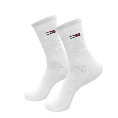 China 815 Custom Quarter Athletic Socks Logo Stripe Embroidery Crew Socks Antibacterial Socks for sale