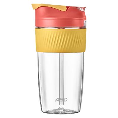 China High Borosilicate 580ml Clear Glass Coffee Mugs Double Walled Sustainable Water Tumbler With Lid for sale