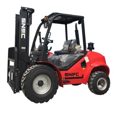 中国 SNSC 1.5T-10T 4x4 Or 4x2 Rough Terrain diesel engine forklift With EPA EV Engine 販売のため