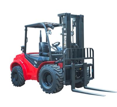 Cina 2WD 4WD Diesel Engine Forklift Off Road 2.5ton 3ton 3.5ton 5Ton Rough Terrain Forklift in vendita