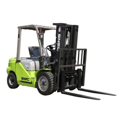 China 3 Ton Diesel Powered Forklift Montacargas With Japanese Engine Triplex 4.5meters Mast Side Shifter en venta