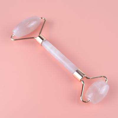 China Gesichtsschönheits-Rollen-Hautpflege Rose Quartz Massager For Face mustert Hals-Körper zu verkaufen