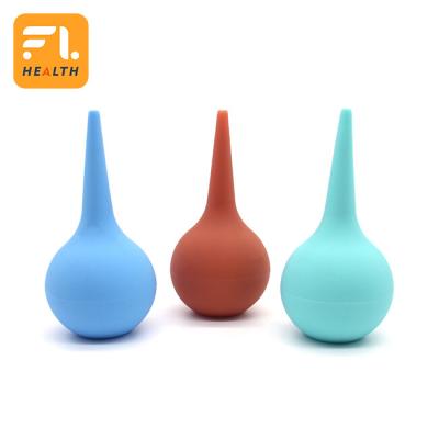 China De limpieza la jeringuilla del bulbo del enema del oído de goma suave del PVC que sopla 25ml 35ml 65ml en venta