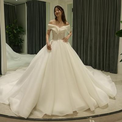 China AmL 8313 2021 High Quality Online Shopping Anti-Static Wedding Party Bridesmaids White Off The Shoulder Backless Elegant Luxury Modest for sale