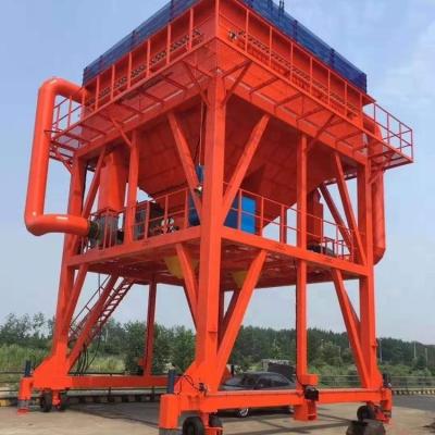 China Rubber Tyre Mobile Type for port hopper to working with grab and truck load Double dust collect hopper unload bulk cargo for sale