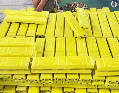 China Screw Type Polyurethane Rubber Track Excavator Track Chasis Buckle Blocks for sale