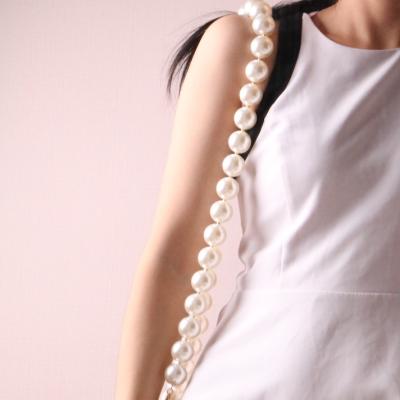 China Fashion Acrylic Design Pearl Chain Chunky Cross - Body Bag for sale