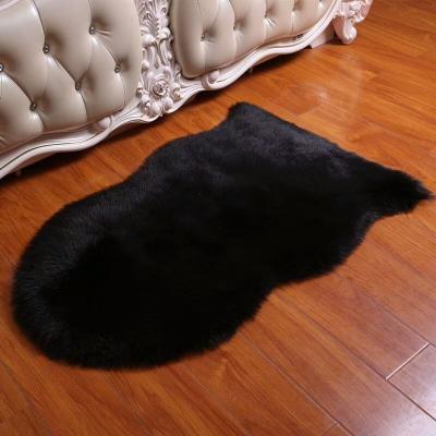 China Faux Sheepskin Blanket Bedroom Lamb Fur Rug Faux Fur Blanket Non-Slip Fluffy Carpet for sale