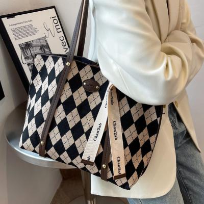 China This year popular bag fashion women's large capacity2021New rhombus shoulder bag all-match leisure swap tote bag for sale