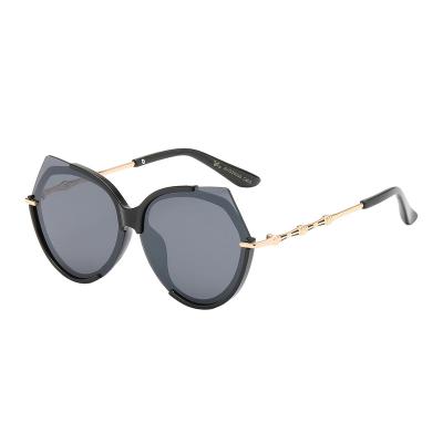 China New comfort manufacture unique design style cateye sunglasses for woman for sale