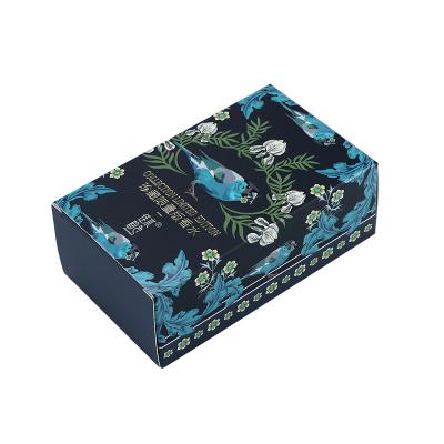 China Recycled Materials Wholesale Custom Cardboard Box Cardboard Carrier Paper Make Up Gift Collapsible Cosmetic Folding Box Set For Perfume for sale