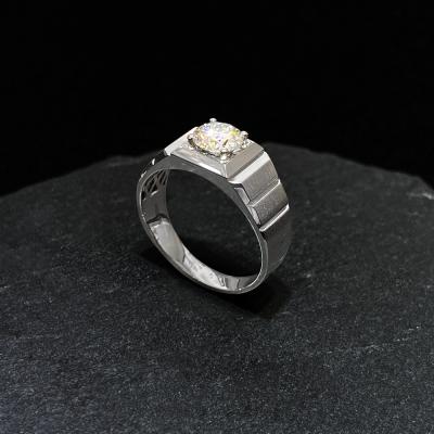 China CLASSIC 18K Gold Moissanite Ring Exclusively Designed For Men for sale