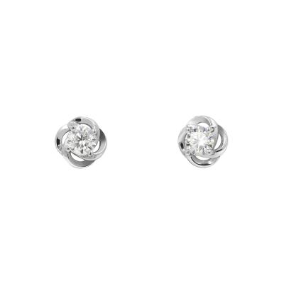 China VVS CLASSIC Premium White Diamond Floral Moissanite Heart Stud Earrings in 925 Sterling Silver | White Gold Heart Moissanite Earrings for sale