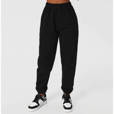 China custom logo Anti-wrinkle jogging female black plus size cotton sports pants custom stacked sweatpants women for sale