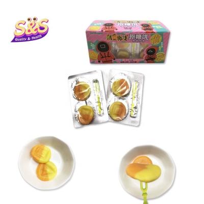 China Natural Squid Game Pattern Fruity Candy Fondant Digging Sugar With Plastic Fork for sale