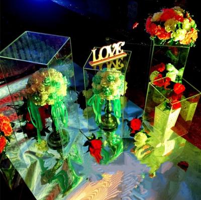 China Wedding acrylic pedestal custom wedding decoration pedestal square cylinder cake pedestal lighting factory price good quality for sale