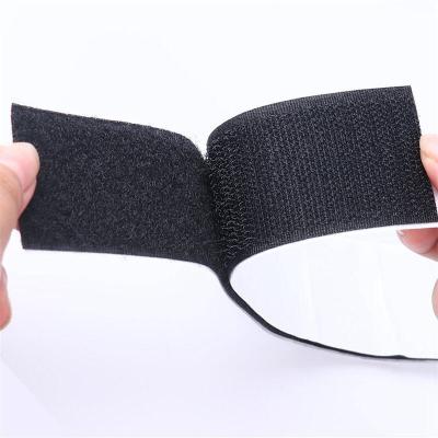 Cina 25 metri di larghezza nastro velcro poliestere nylon resistenza industriale velcro in vendita