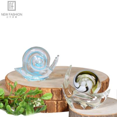 China Handcraft Crystal Home Decoration Swollen Light Luxury Table Snail Animal Glass Animal for sale