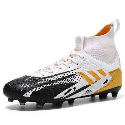 China Comfortable Long Spike Men's and Women's Soccer Boot Fashion Anti-Skid High Top Wear Resistant Training Shoes Grass Outdoor Soccer Cleats for sale