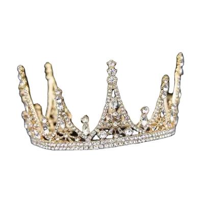 China Alloy Diamond Tiara Bride Icicle Tiara Wedding Props Fashionable Exquisite Cake Dress Photography Baking Tiara for sale