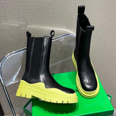 China 2021 Deodorization New Arrivals CHELSEA Genuine Leather Thick soled Women's White Waterproof Boots for sale