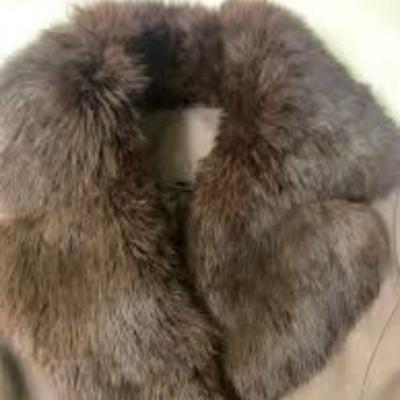 China Smooth 2022 wholesale real fur hood trims / detachable raccoon fur collar for sale