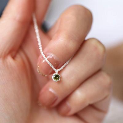 China FASHIONABLE Temperament Arrived Clavicle Chain Choker Necklace Green Diamond Gypsophila Pendant For Women Exquisite Sparkle Wedding Gift for sale