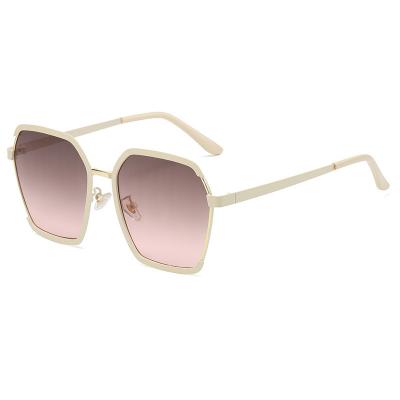 China Fashion Hot Sale Fashion Trend Sunglasses Metal Gradient Color Sun Glass Women Anti-UV for sale