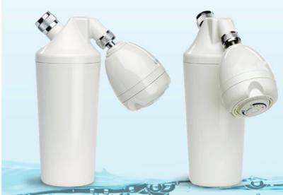 中国 より柔らかい皮/より健康な毛のための白いKdfカーボン シャワーの浄水器の清浄器 販売のため