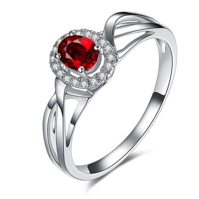 Chine Bagues de fiançailles rouges ovales, rubis de dames et or blanc de bague à diamant à vendre