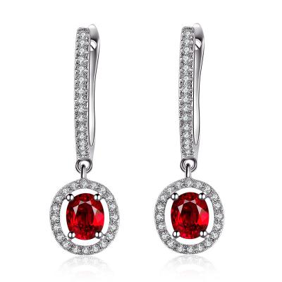 Chine Or blanc 18k, boucles d'oreille rouges en forme de poire de longues boucles d'oreille rouges avec des accents de diamant à vendre