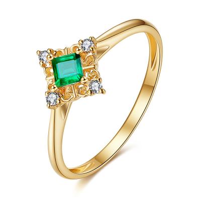 China Wedding Emerald Diamond Ring With Yellow Gold Inlaid Real Diamond for sale