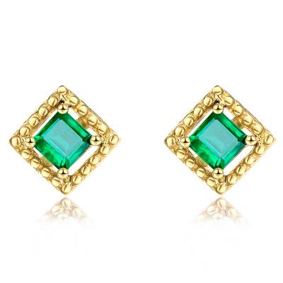 Chine Or jaune vert véritable carré des boucles d'oreille 18k de goujon pour des cadeaux de dames à vendre