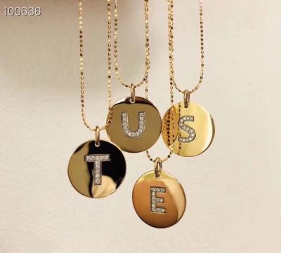 Chine Façonnez le collier à chaînes perlé par bijoux d'or du style 18K avec le pendant de diamant de lettre à vendre