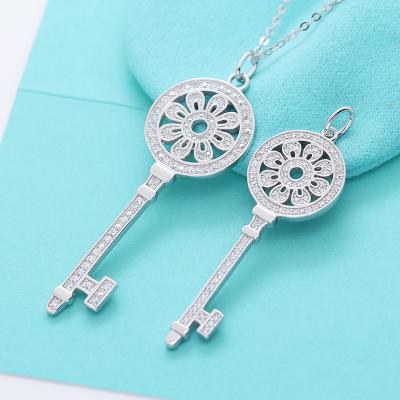 Cina Materiale chiave dell'argento sterlina della collana 925 della catena del maglione del pendente del girasole in vendita