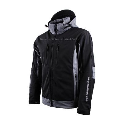 China Breathable softshell hooded jacket/workwear men outdoor waterproof hooded sportwear for sale